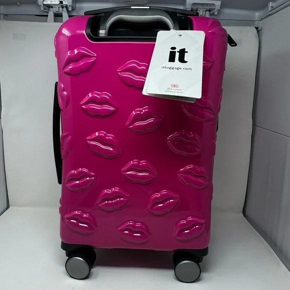 It Luggage 21" Metalik Hot Pink Lips Kiss Smooch Carry On Hard Shell Luggage